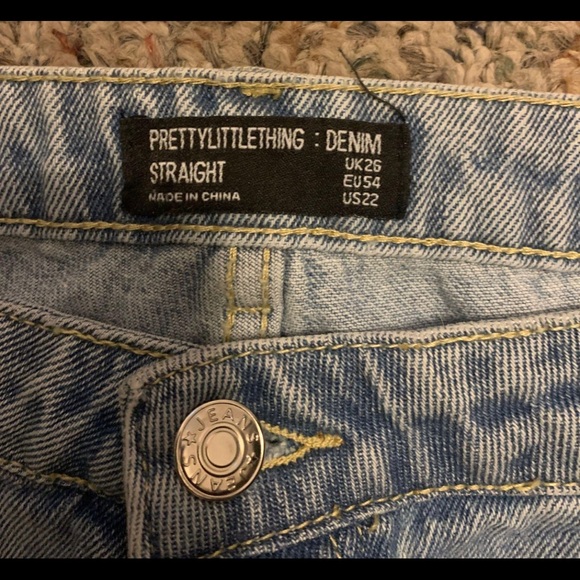 PrettyLittleThing Jeans - Picture 2 of 3